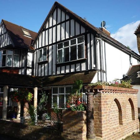 The Madonna Halley Hotel Barnet Exterior foto